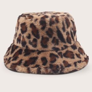 Leopard fuzzy bucket hat